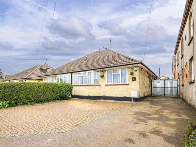 Bungalow for sale in Eaton Bray, Bedfordshire