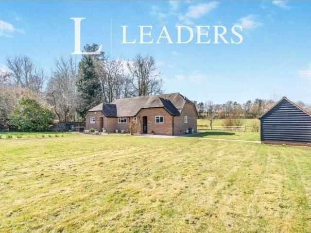Bungalow for rent in Southwick and Widley, Hampshire