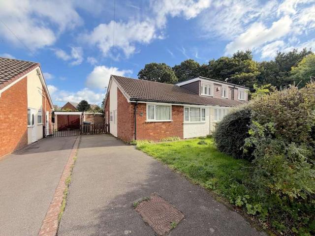 Bungalow for sale in Essington, South Staffordshire
