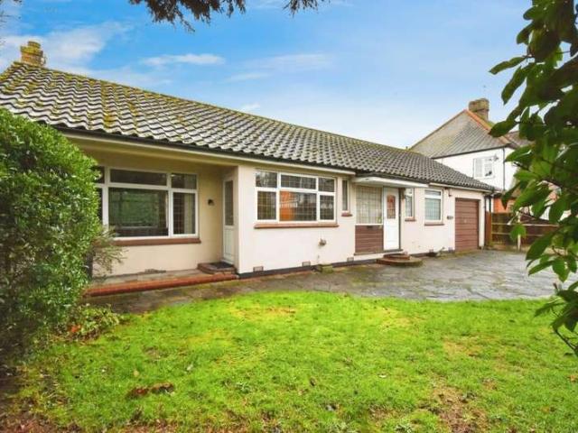 Bungalow for sale in St Mary Cray, Greater London