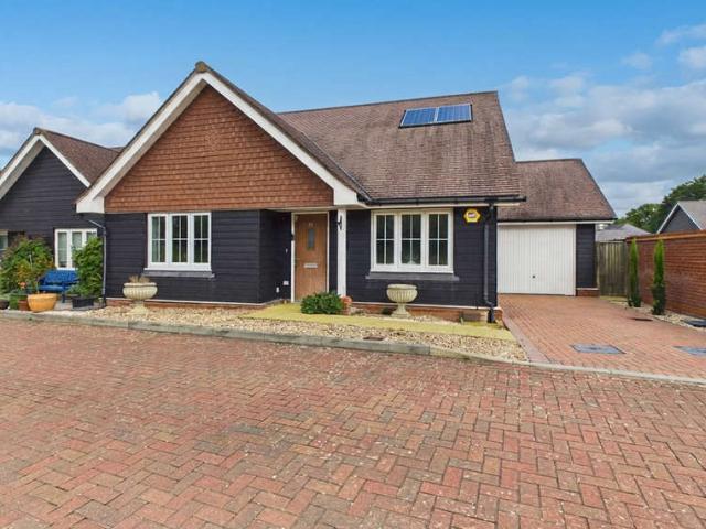 Bungalow for sale in Andrew's Hill, Horsham