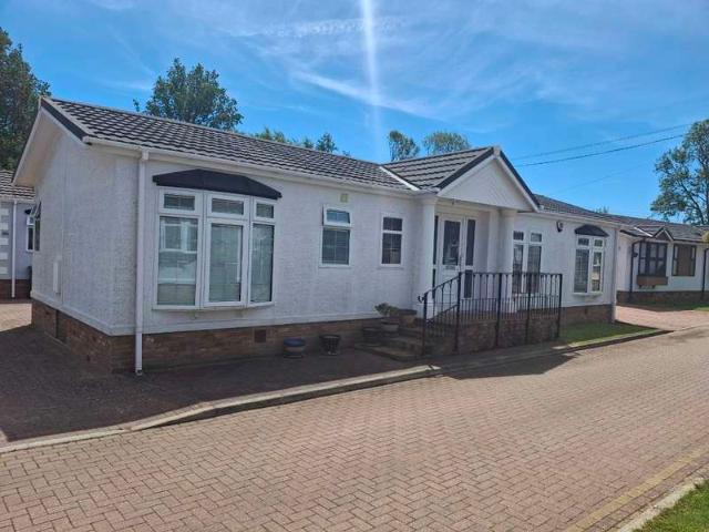 Bungalow for sale in Midway, Kent