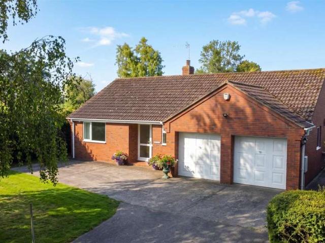 Bungalow for sale in Doddington, North Kesteven