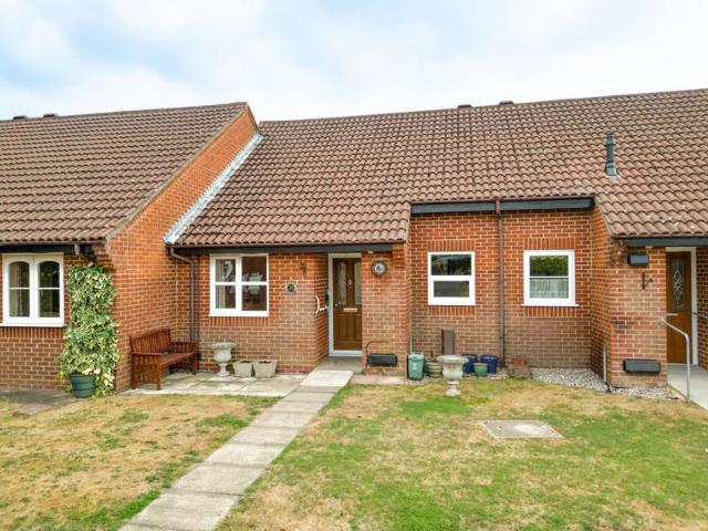 Bungalow for sale in Dudswell, Dacorum