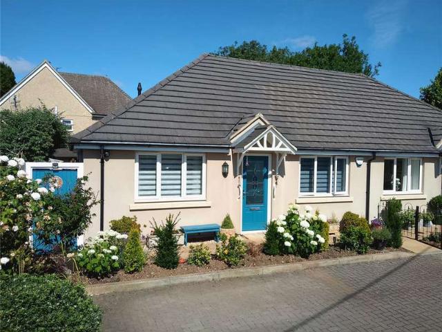Bungalow for sale in Madley Park, Black Bourton