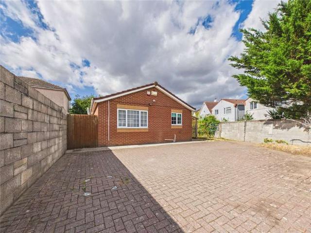 Bungalow for sale in Feckenham, City Of Bristol