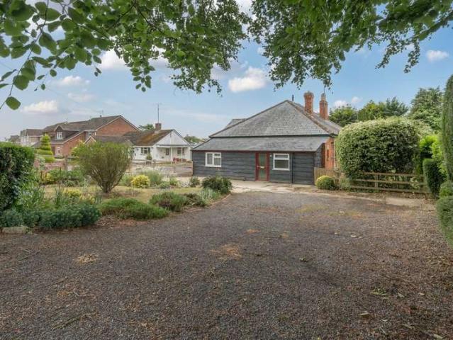 Bungalow for sale in Dromore, Oxfordshire