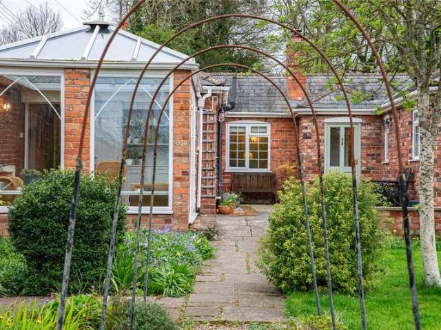 Bungalow for sale in Forthampton, Worcestershire