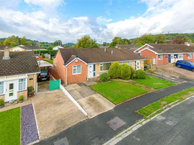 Bungalow for sale in Guilsfield
