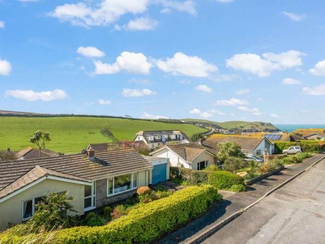 Bungalow for sale in Strode, Devon
