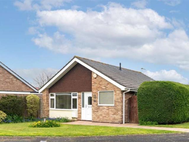 Bungalow for sale in Oakley, Merley