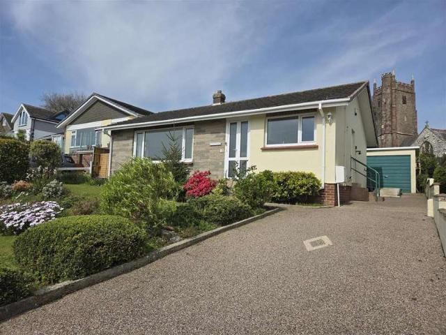 Bungalow for sale in Strode, Devon