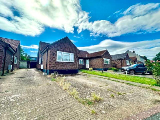 Bungalow for sale in Harold Wood, Greater London