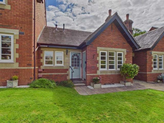Bungalow for sale in Forthampton, Worcestershire