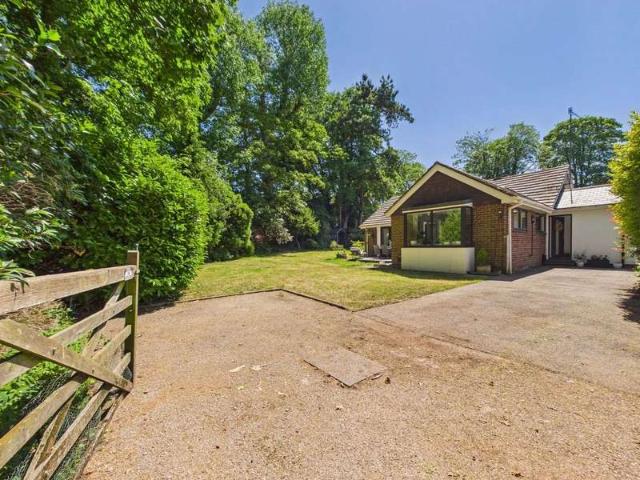 Bungalow for sale in Nepcote, Clapham