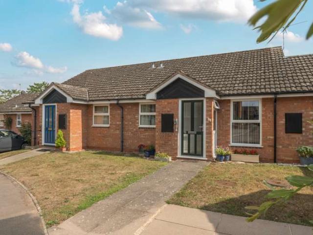 Bungalow for sale in Tewkesbury, Pamington