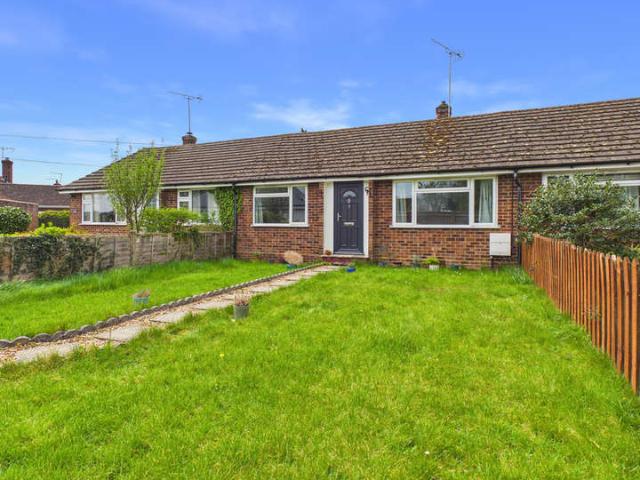Bungalow for sale in Lunnon, Buckinghamshire