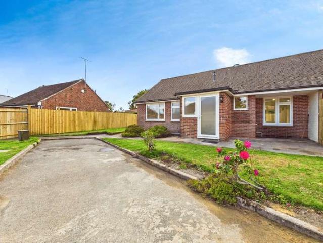 Bungalow for sale in Enborne, West Berkshire