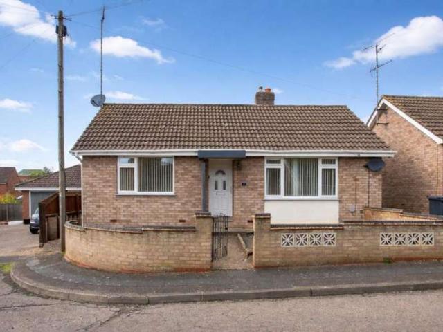 Bungalow for sale in Rushden