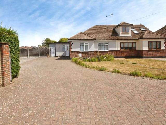 Bungalow for sale in Pilgrims' Hatch, Brentwood