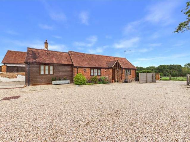 Bungalow for rent in Grazeley Green, Burghfield Common