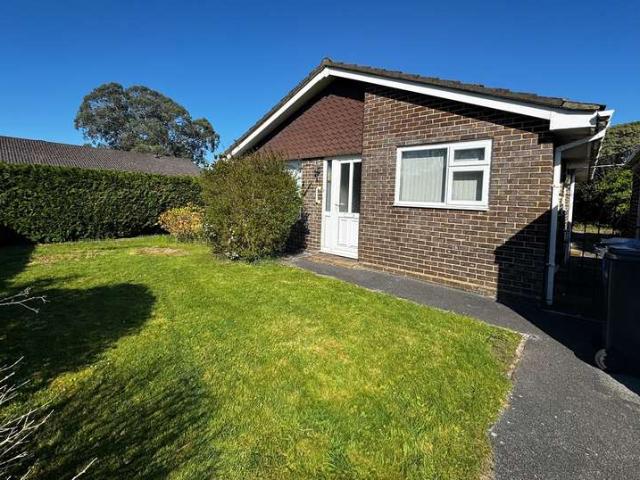 Bungalow for sale in Oakley, Merley