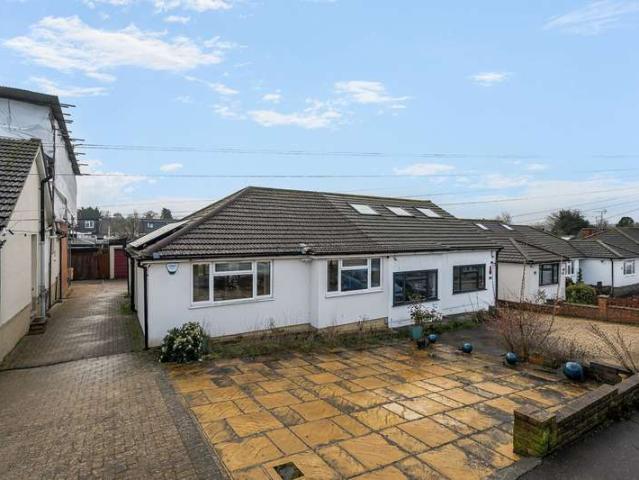Bungalow for sale in Watford Rural, Batchworth