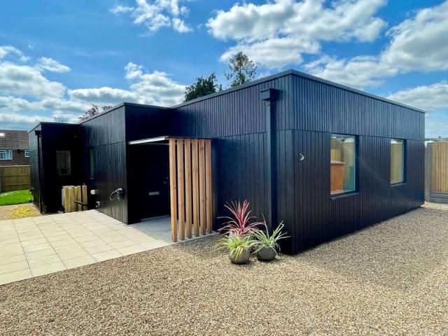 Bungalow for sale in Hillview, Surrey