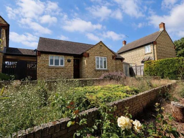 Bungalow for sale in Priors Hall Park, Weldon