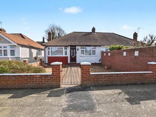 Bungalow for sale in Barnehurst, Greater London
