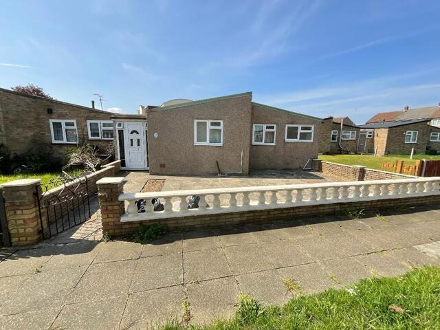 Bungalow for sale in Dagenham, South Hornchurch