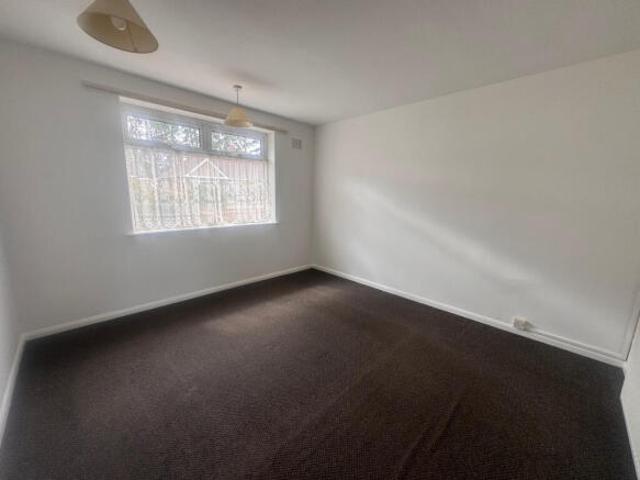 Bungalow for rent in Westone, Northampton