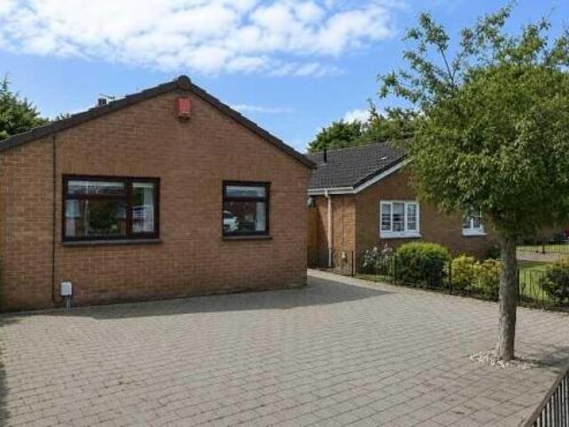 Bungalow for rent in Baillieston, Scotland