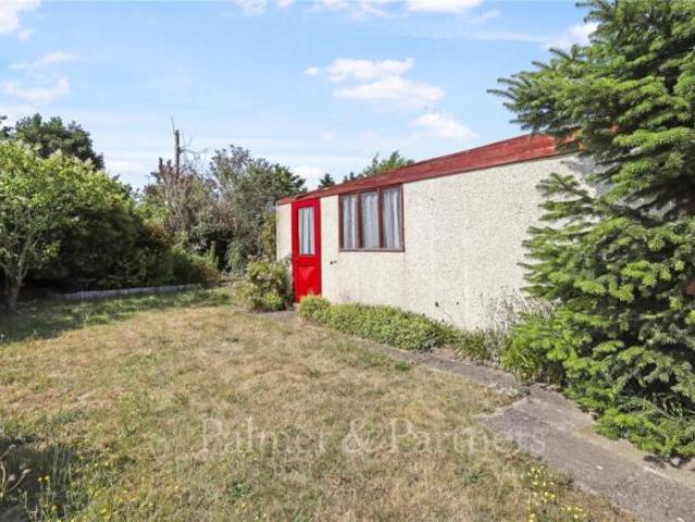 Bungalow for rent in Westbourne, Key Street