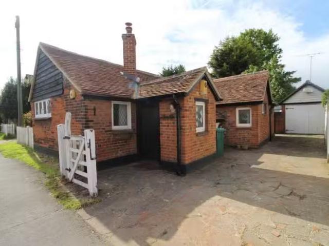 House for rent in Pilgrims' Hatch, Navestock Side