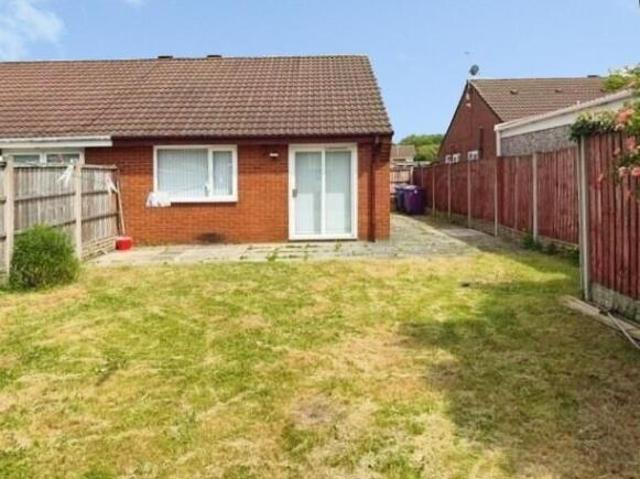 Bungalow for rent in Clubmoor, Calderstones