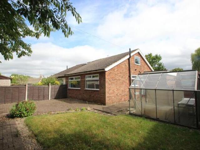 Bungalow for rent in Shadwell, West Yorkshire