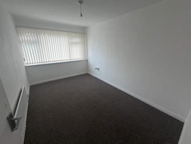 Bungalow for rent in Calderstones