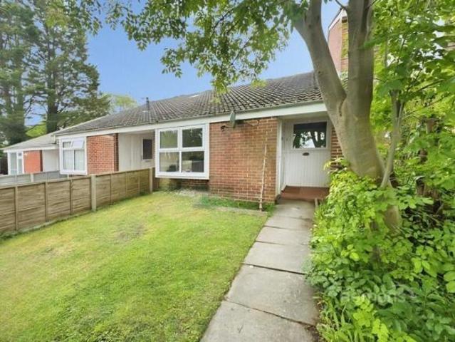 Bungalow for rent in Hampshire