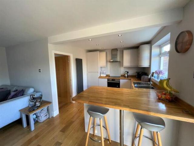 Bungalow for rent in Petts Wood, Greater London