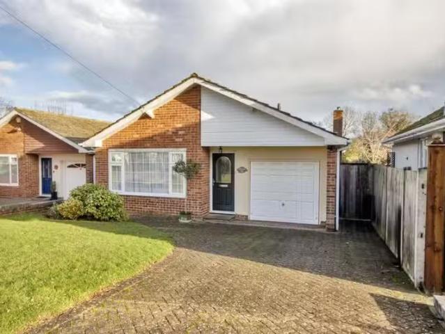 House for rent in Longfield and New Barn, Monks Orchard