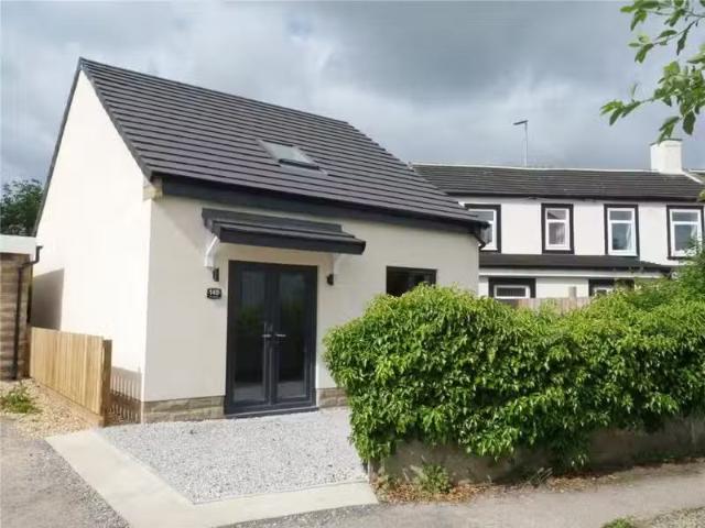 House for rent in Gomersal, Hartshead Moor