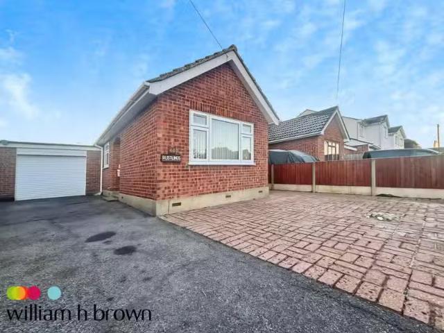 House for rent in Navestock Side, Essex