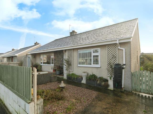 Bungalow for sale in Pwllheli