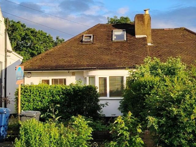 Bungalow for sale in Mill Hill, Greater London