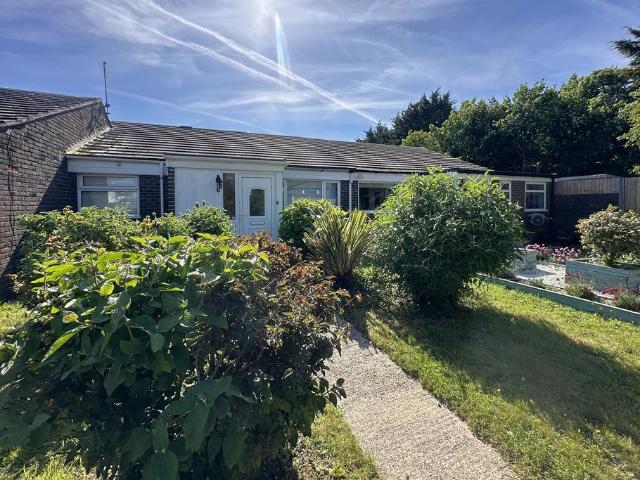 Bungalow for sale in Ash, Kent