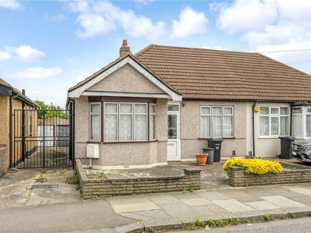 Bungalow for sale in Chadwell Heath, Greater London