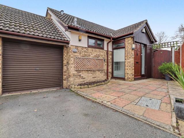 Bungalow for sale in Alton Barnes, Essex