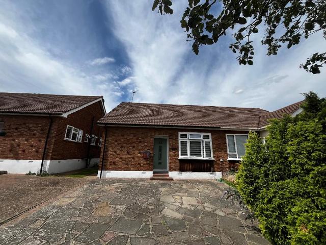 Bungalow for sale in Harold Wood, Greater London