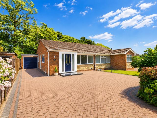 Bungalow for sale in Five Acres, Hertfordshire
